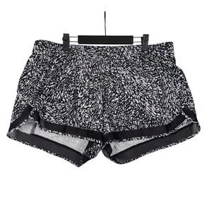 Athleta Women’s Racer Run Printed Shorts 4” Black White Size XL